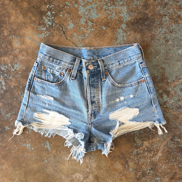 Levis 501 Jean Shorts Size 24 Distressed Denim Button Fly Shorty Cut Offs Womens - Picture 1 of 11